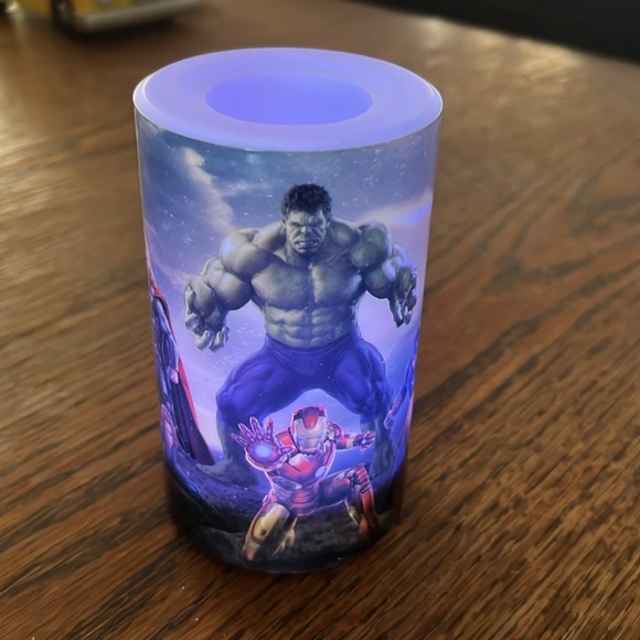 Marvel Avengers Flameless Flicker Color Changing Kids Bed Side led Candle - Picture 1 of 13